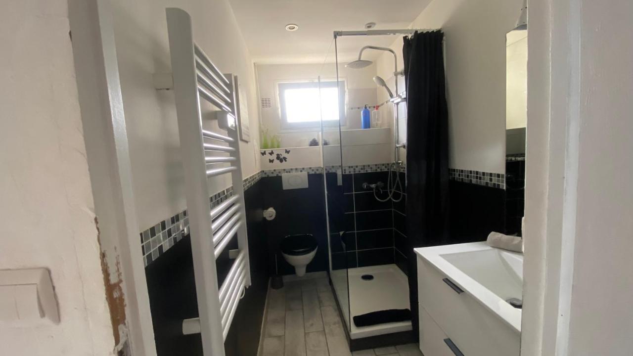 טולון Goeland 3, Climatise, Wifi, Balcons Petite Vue Mer Laterale Au 3 Eme Etage Sans Ascenseur מראה חיצוני תמונה